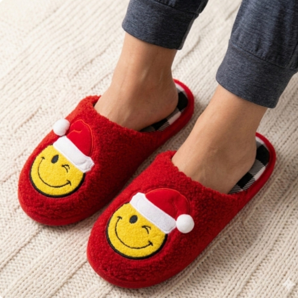 NEW Red Christmas smiley face slippers